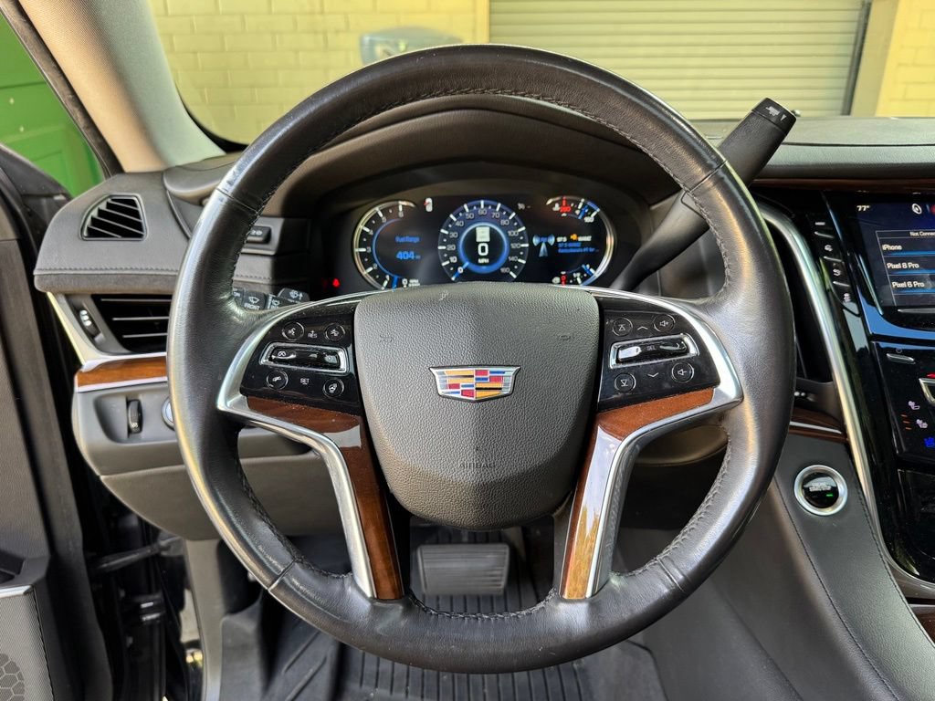 Used 2020 Cadillac Escalade Luxury AWD/4WD image 13
