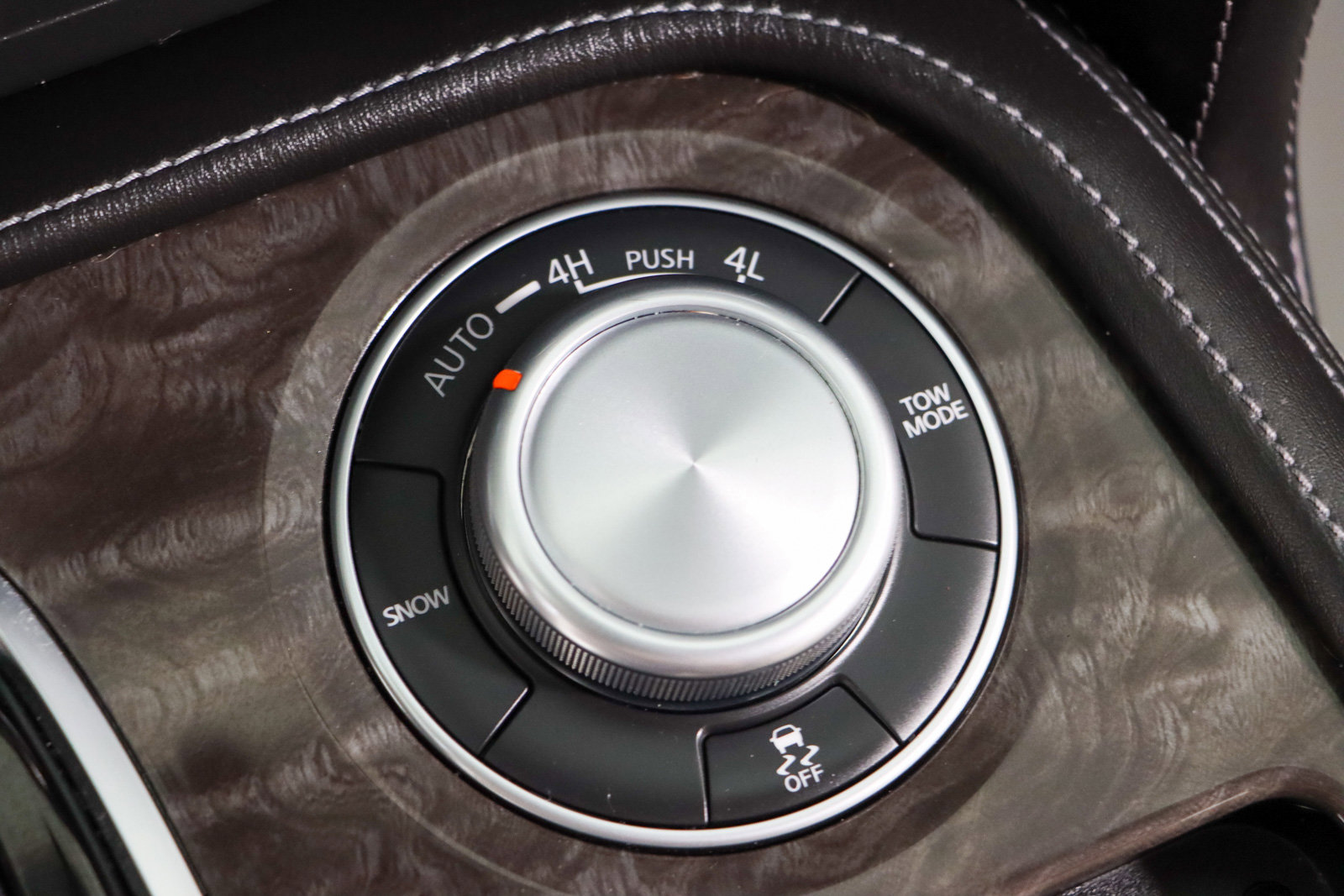 Used 2024 Nissan Armada Platinum w/ Captain's Chairs Package image 24