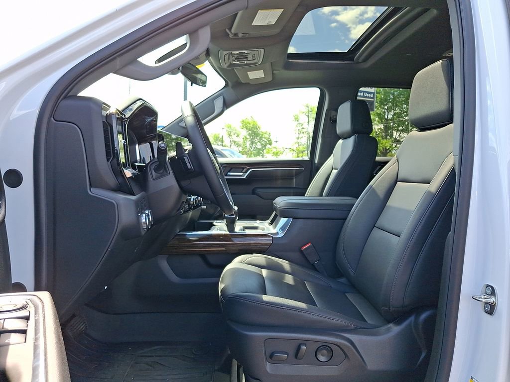Used 2024 GMC Sierra 1500 Elevation w/ Elevation Premium Package AWD/4WD image 13