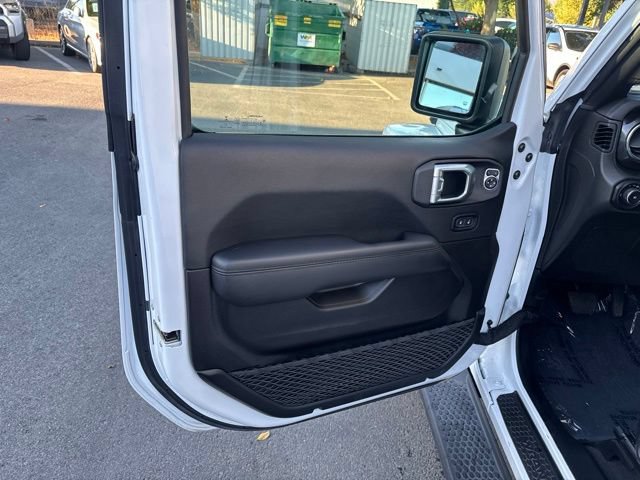 Used 2021 Jeep Wrangler Unlimited Sahara AWD/4WD image 14