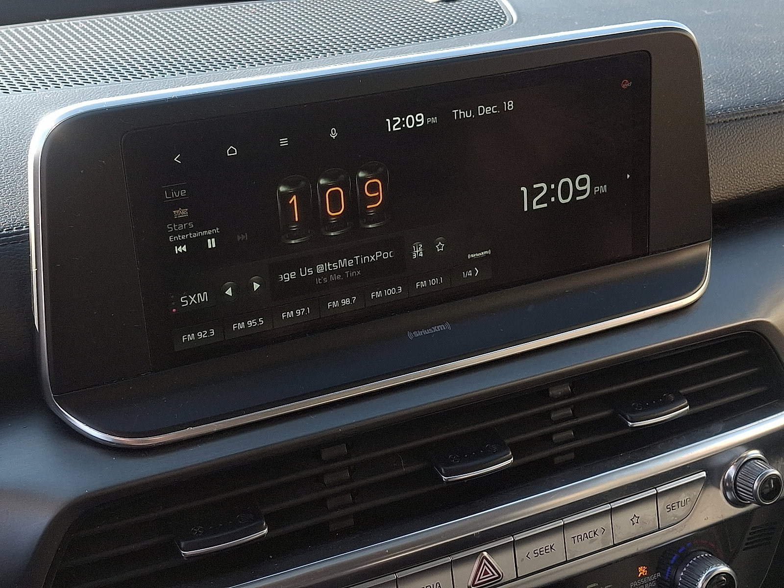 Certified 2022 Kia Telluride S image 18