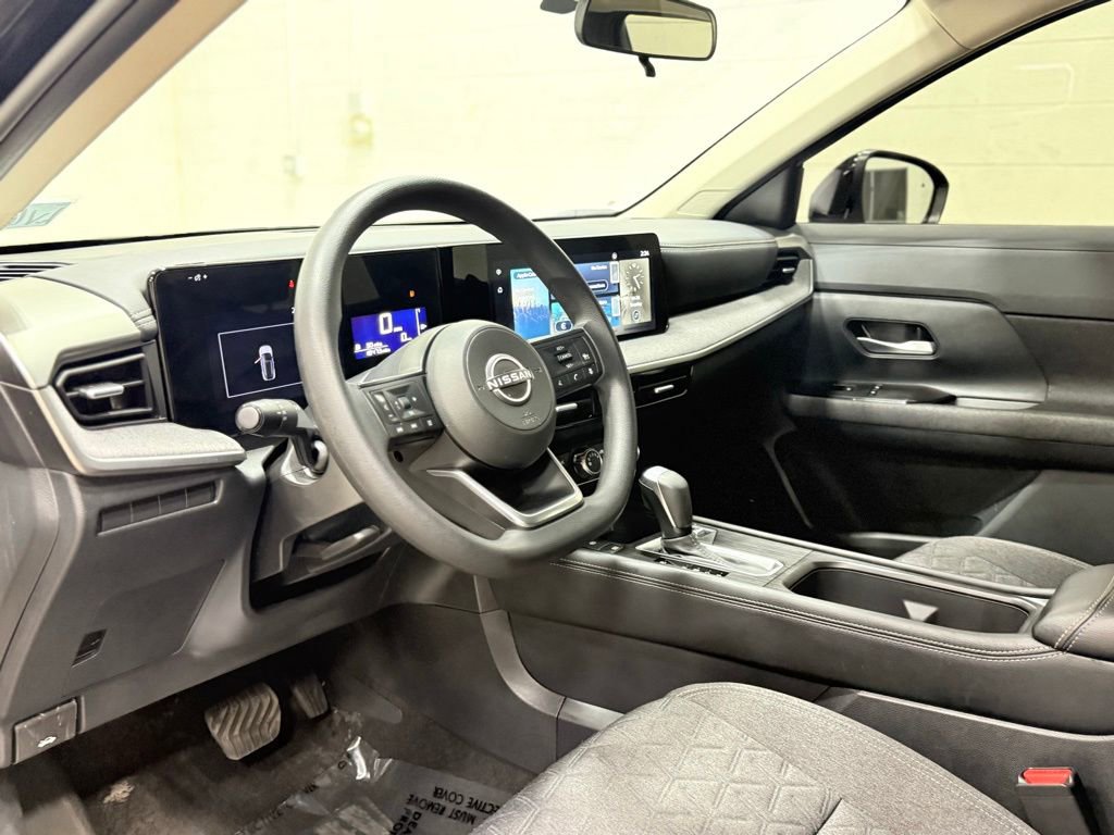 Used 2025 Nissan Kicks SV AWD/4WD image 29