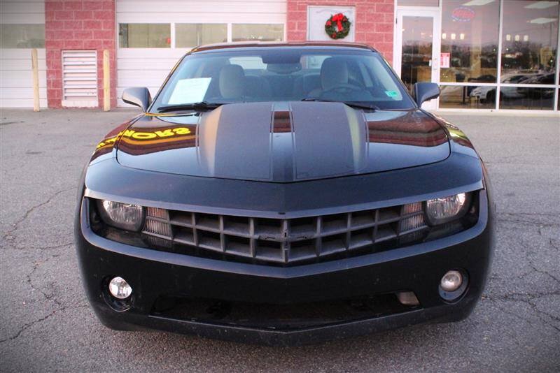 Used 2011 Chevrolet Camaro LT w/ Silver Stripe Package RWD image 8