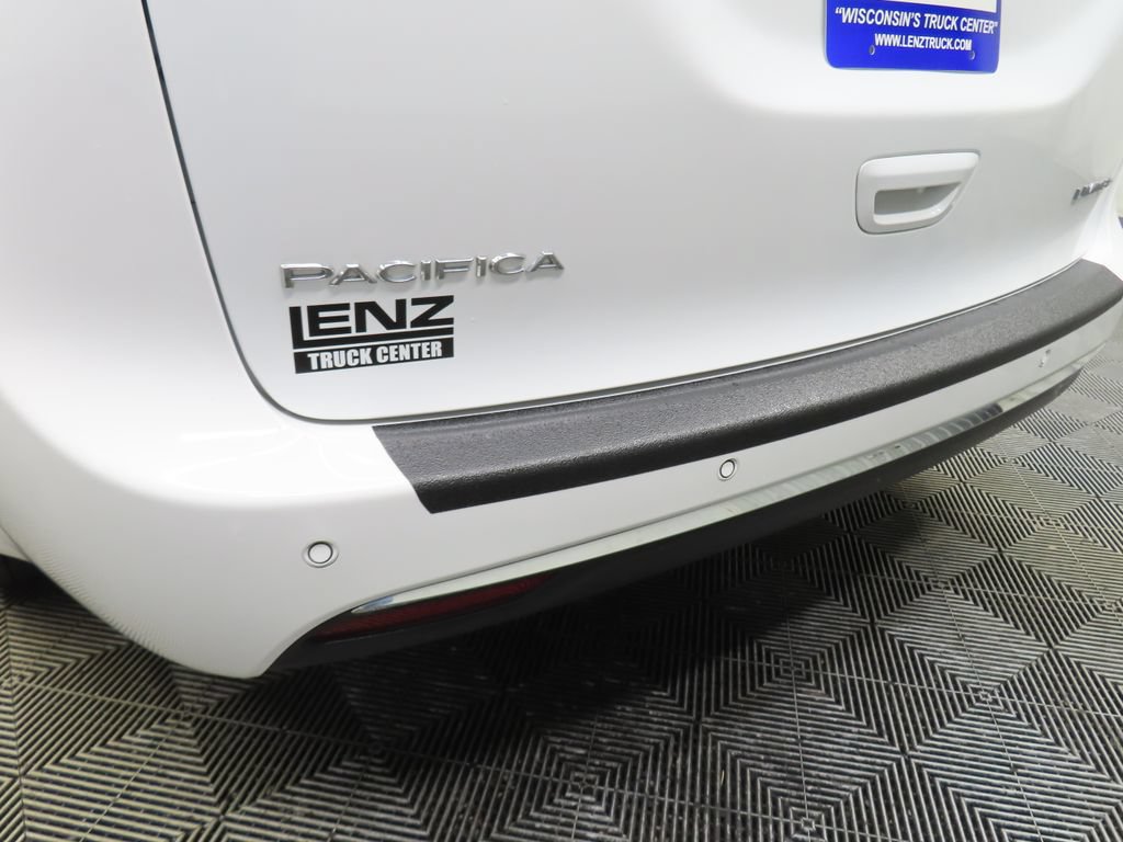 Used 2024 Chrysler Pacifica Limited FWD image 40