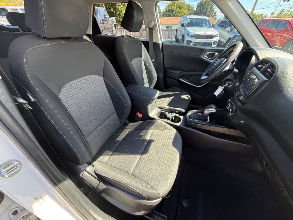 Used 2021 Kia Soul S FWD image 28