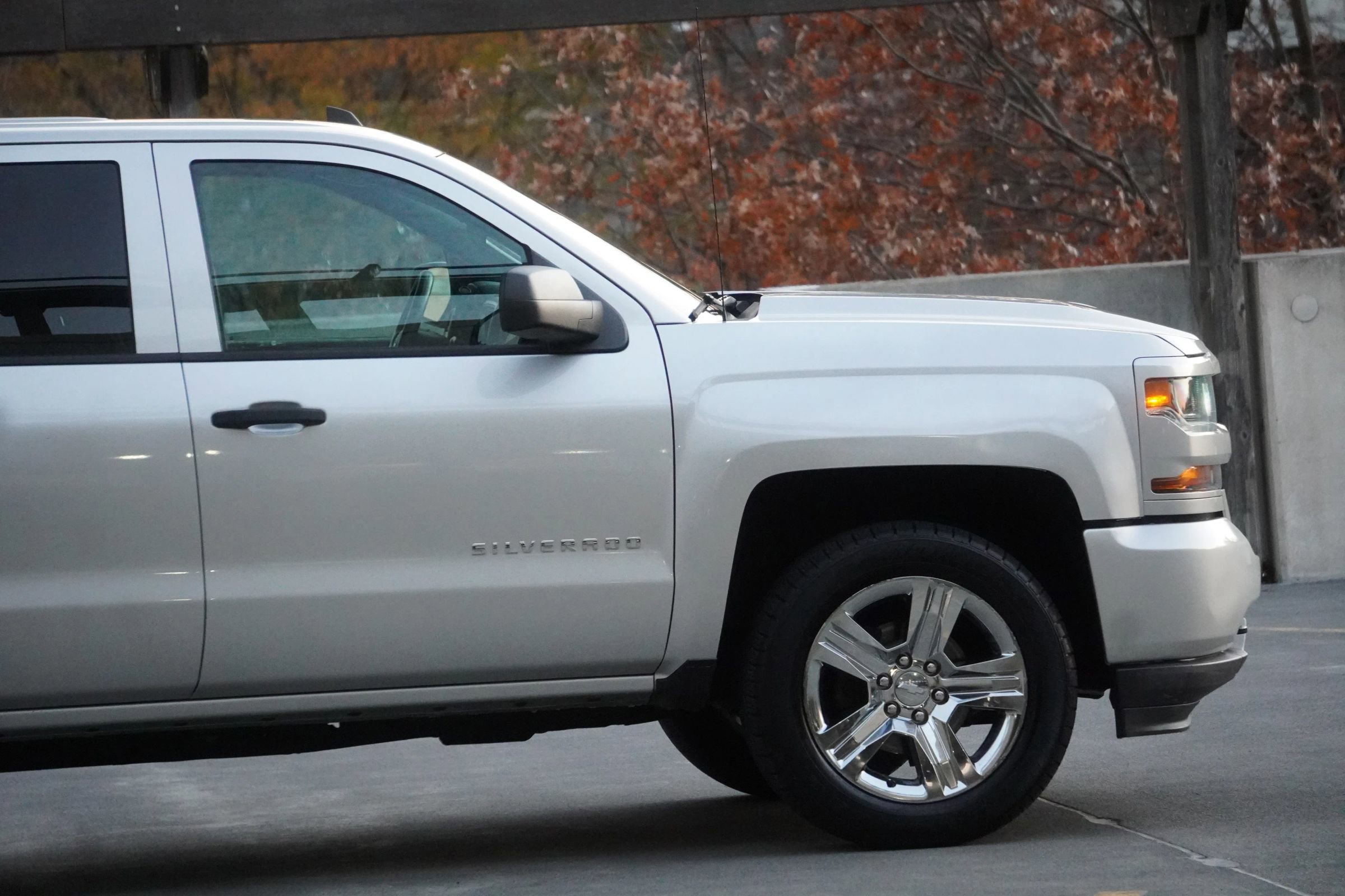 Used 2018 Chevrolet Silverado 1500 Custom w/ Custom Convenience Package AWD/4WD image 30