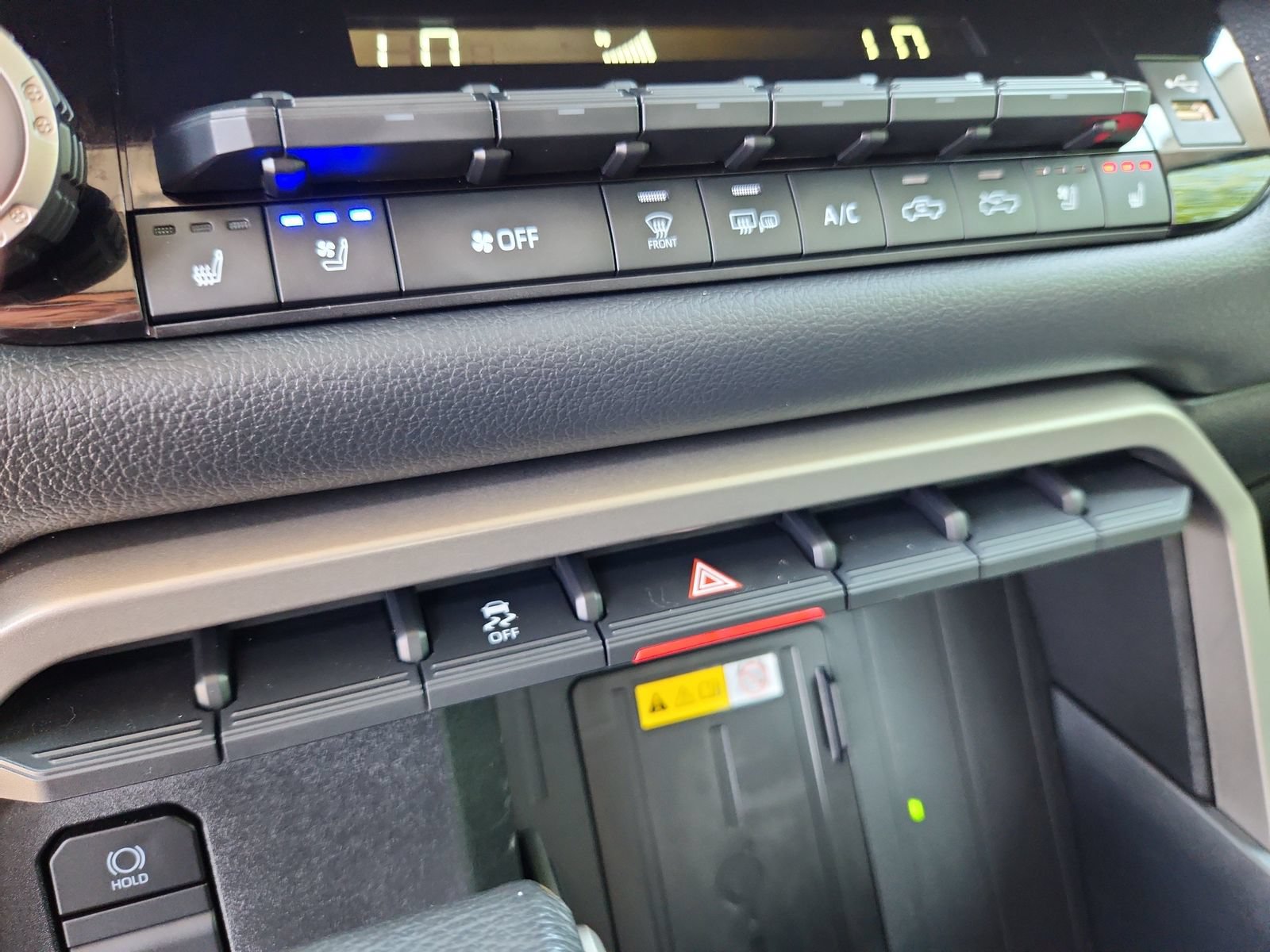 Used 2024 Toyota Tundra Limited w/ Power Package AWD/4WD image 23