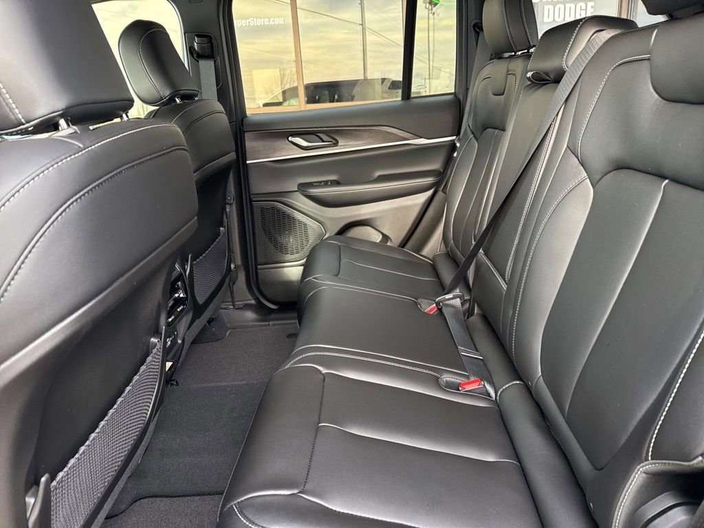 New 2025 Jeep Grand Cherokee Limited image 40
