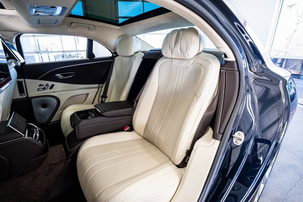 Used 2020 Bentley Flying Spur W12 image 56
