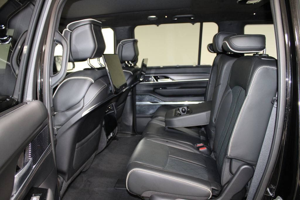 Used 2025 Jeep Grand Wagoneer Series II Obsidian w/ Quick Order Packagew 28T AWD/4WD image 21