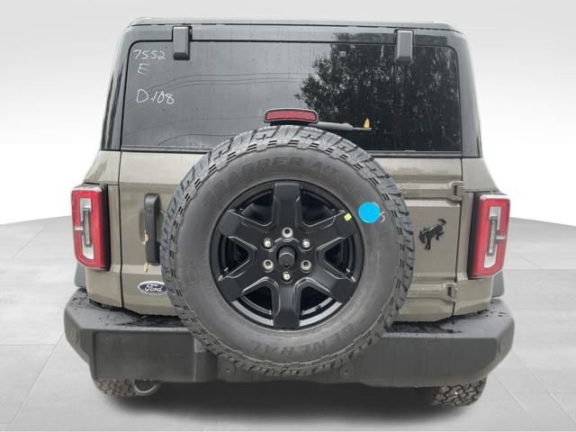 New 2025 Ford Bronco Outer Banks w/ Black Appearance Package image 4