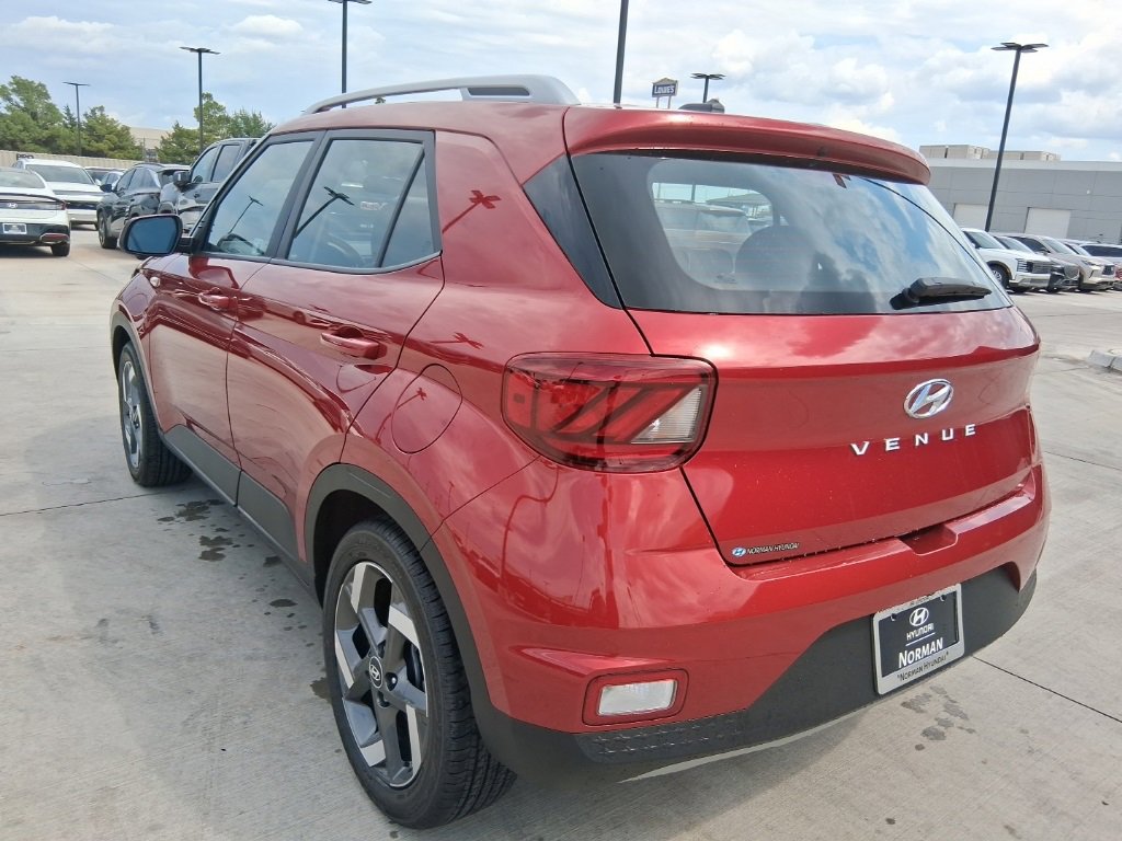 New 2025 Hyundai Venue Limited image 7