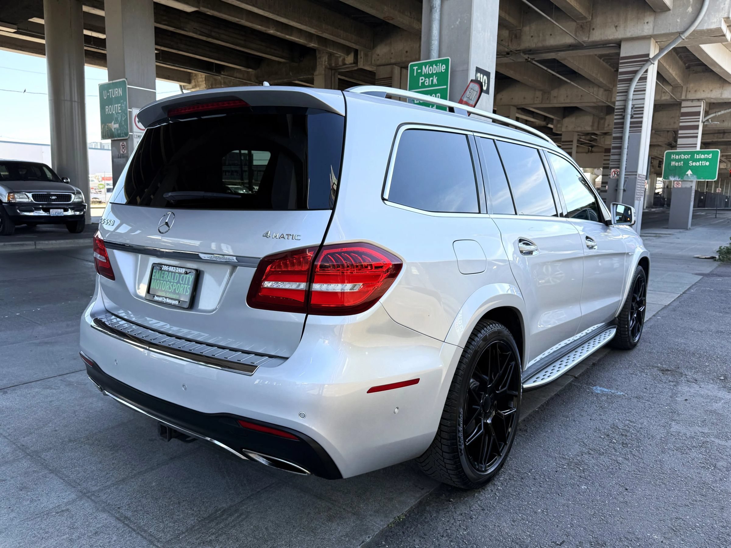 Used 2017 Mercedes-Benz GLS 550 4MATIC image 6