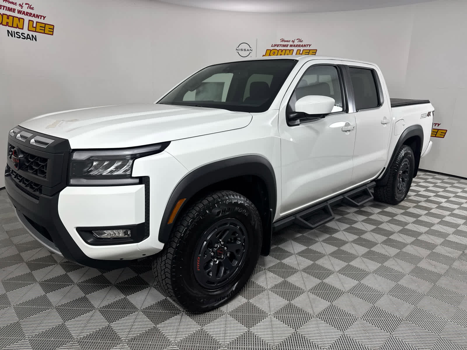 New 2026 Nissan Frontier PRO-4X w/ Pro-4x Convenience Package image 1