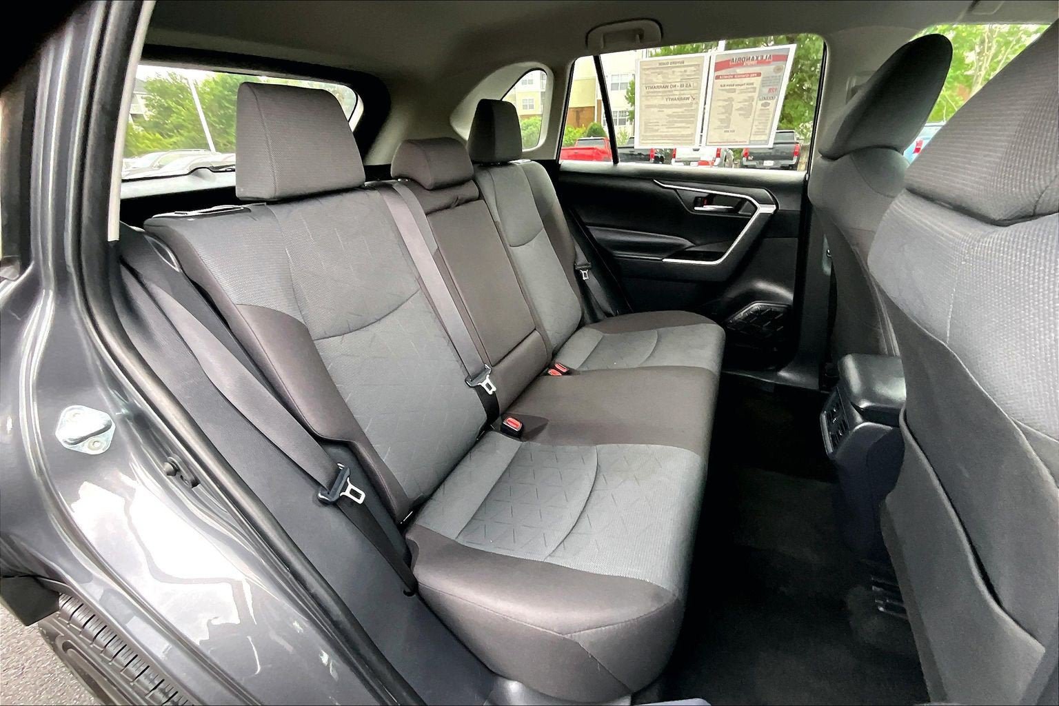 Used 2024 Toyota RAV4 XLE FWD image 25
