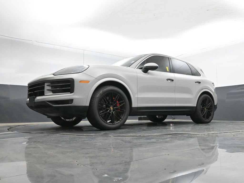 Used 2024 Porsche Cayenne S image 35