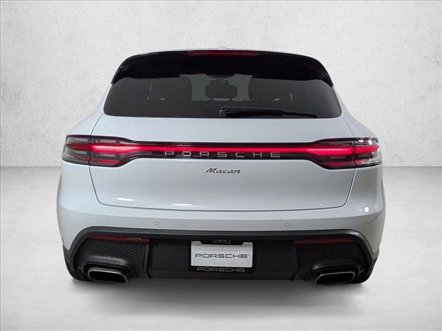 Certified 2025 Porsche Macan AWD/4WD image 10