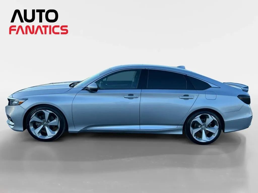 Used 2018 Honda Accord Touring image 2