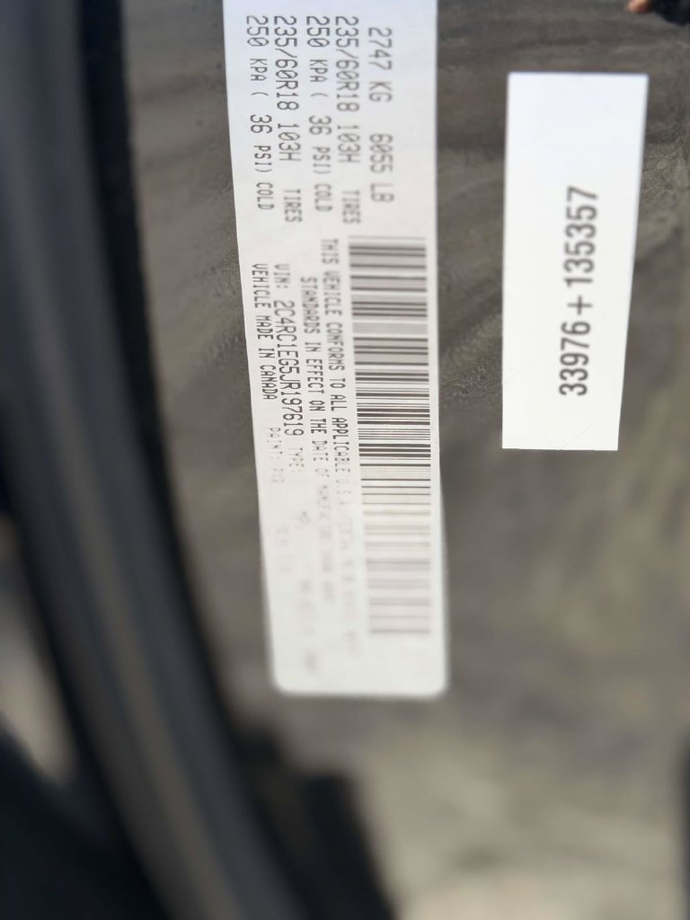 Used 2018 Chrysler Pacifica Touring-L Plus w/ Advanced Safetytec Group FWD image 23