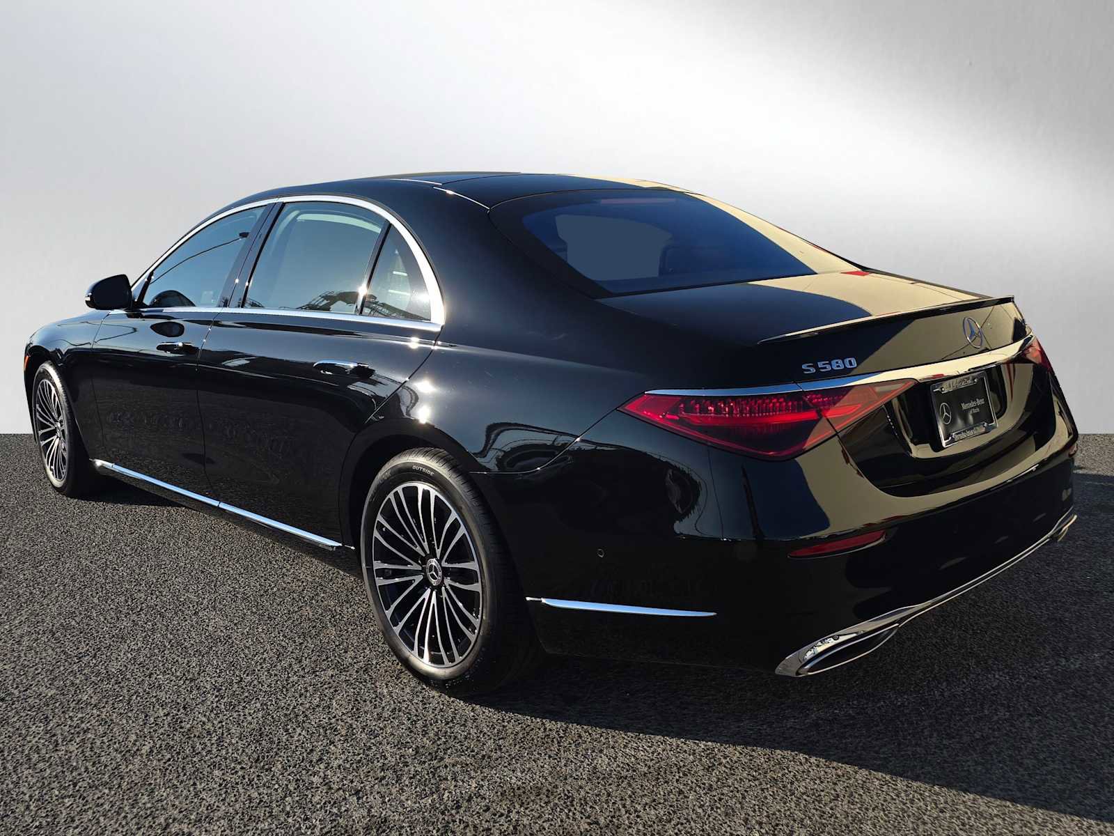 Used 2024 Mercedes-Benz S 580 S 580 image 5