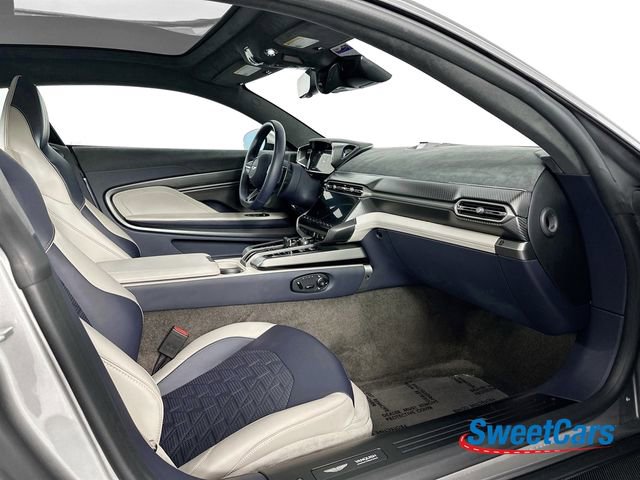 Used 2025 Aston Martin Vanquish RWD image 10
