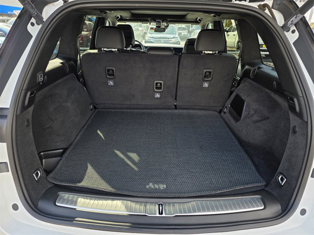 Used 2023 Jeep Grand Cherokee Summit image 17