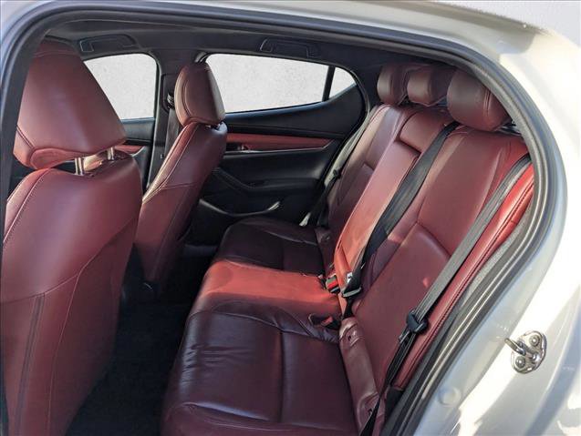 Used 2021 MAZDA MAZDA3 Hatchback w/Premium Plus Pkg image 16