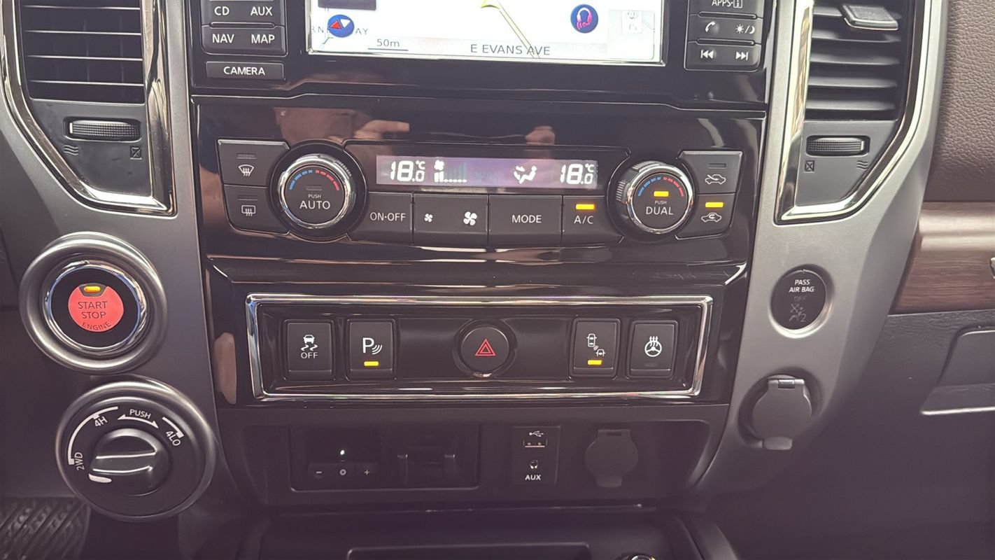 Used 2018 Nissan Titan Platinum Reserve AWD/4WD image 26