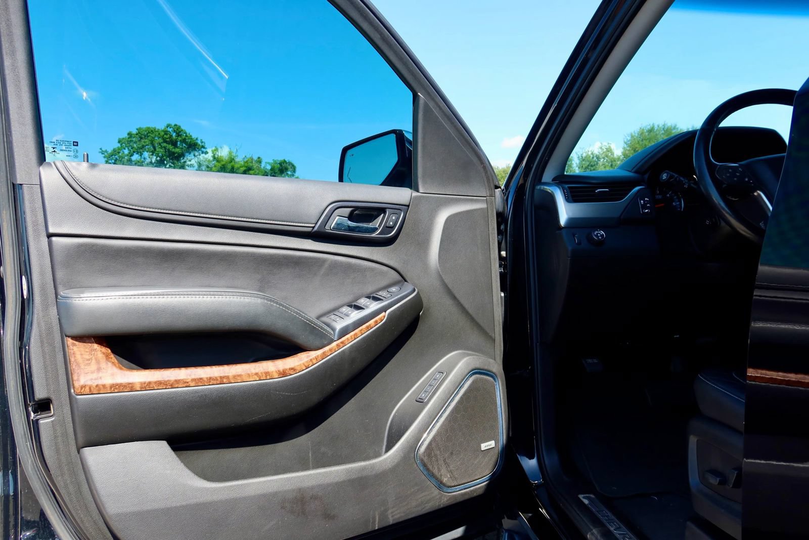 Used 2019 Chevrolet Tahoe Premier RWD image 12
