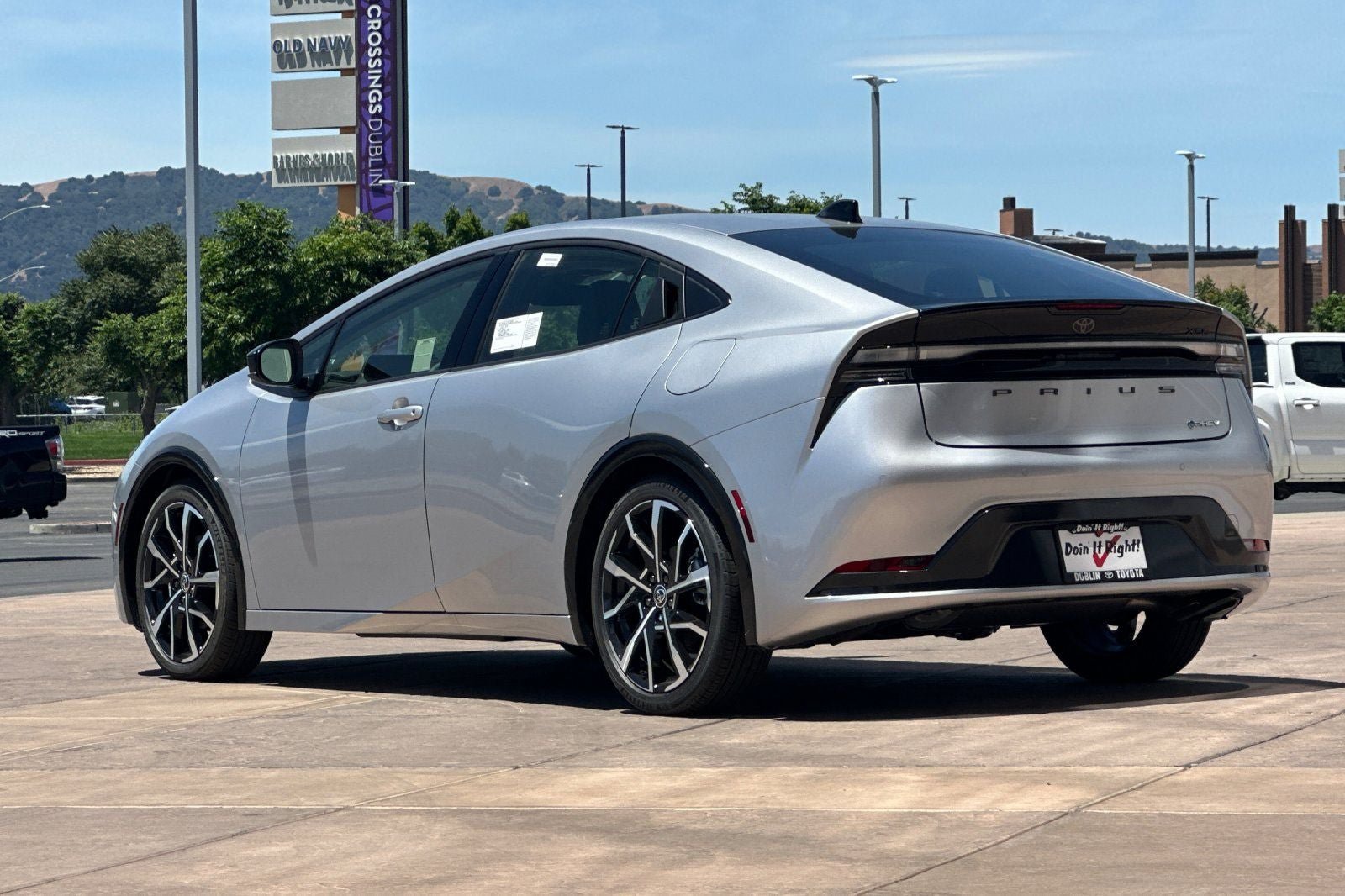 New 2026 Toyota Prius Plug-In Hybrid FWD image 6