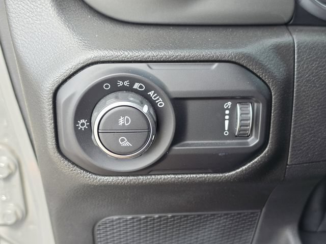 Used 2023 Jeep Gladiator Overland w/ LED Lighting Group AWD/4WD image 28