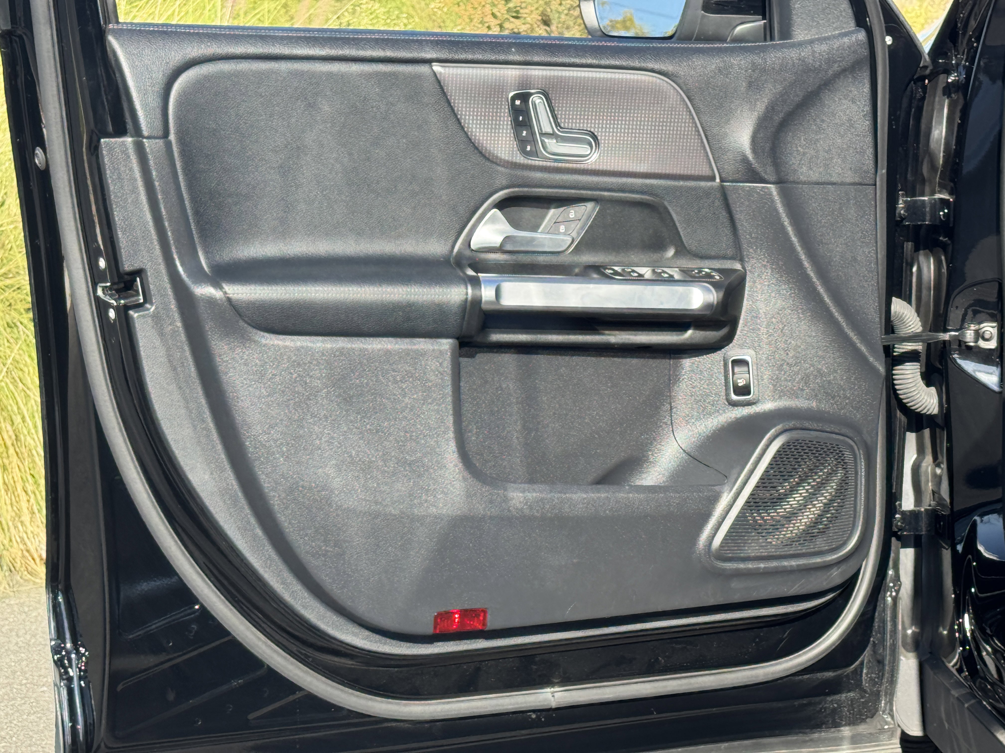 Certified 2023 Mercedes-Benz EQB 300 4MATIC image 18