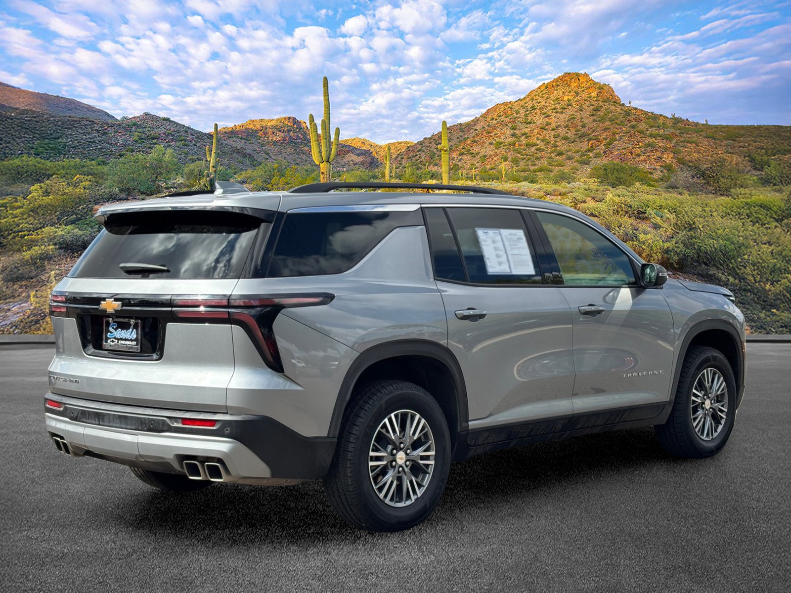 Used 2025 Chevrolet Traverse LT AWD/4WD image 4