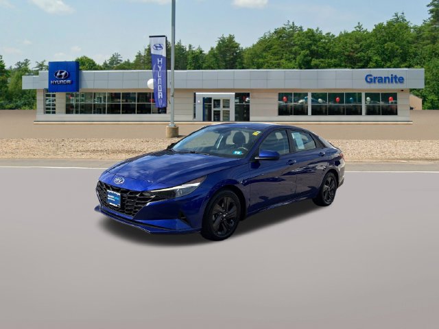 Used 2022 Hyundai Elantra SEL FWD image 2