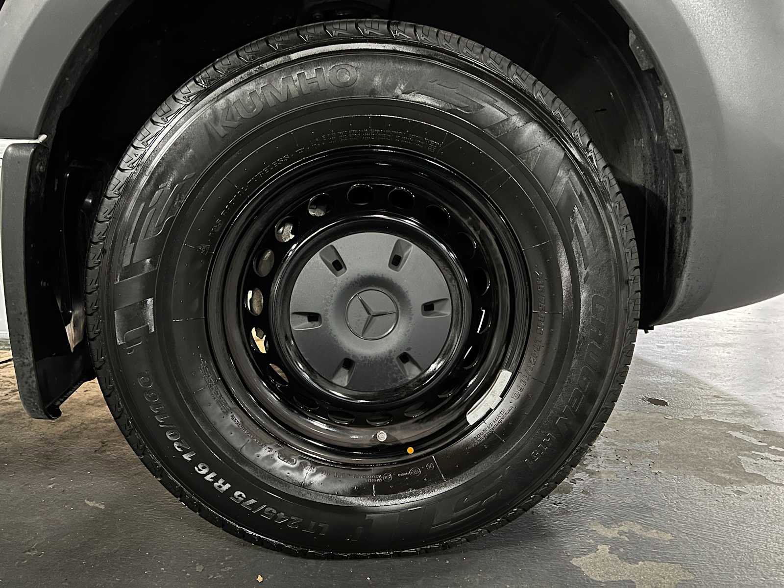 Used 2025 Mercedes-Benz Sprinter 2500 image 9