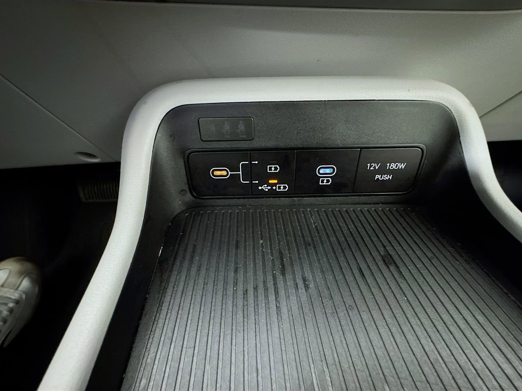 Used 2025 Hyundai Kona SEL FWD image 34