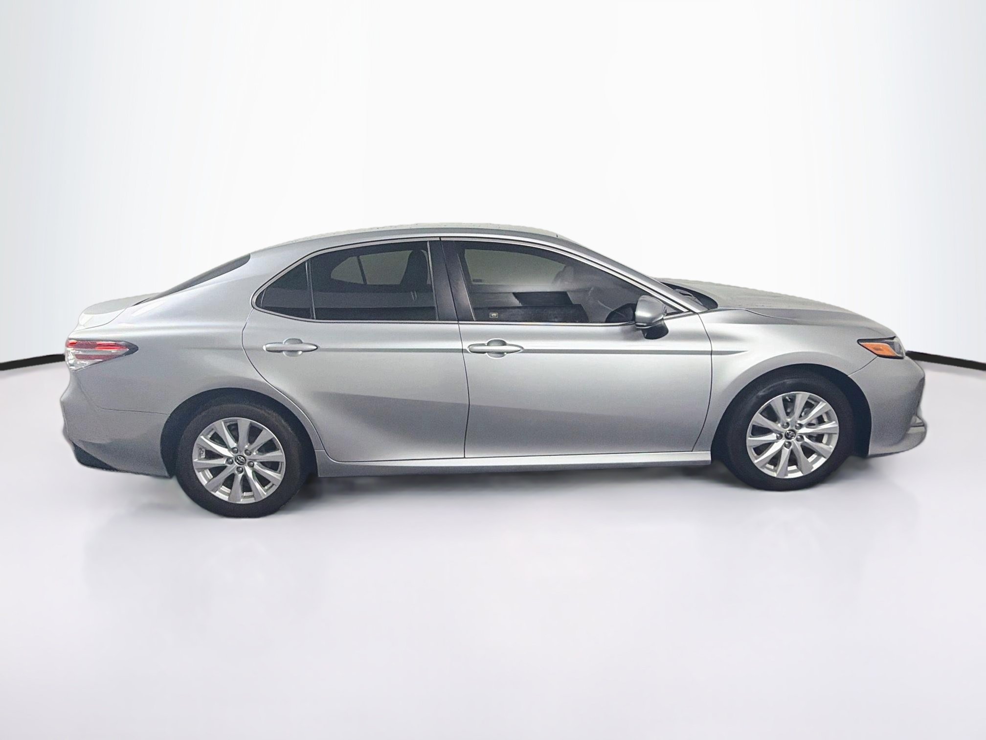 Used 2018 Toyota Camry LE FWD image 10