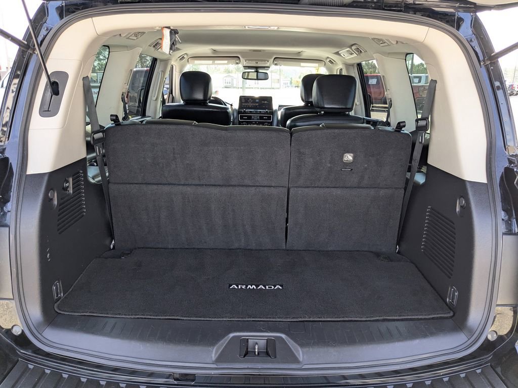 Used 2023 Nissan Armada SL w/ Captain's Chairs Package image 13