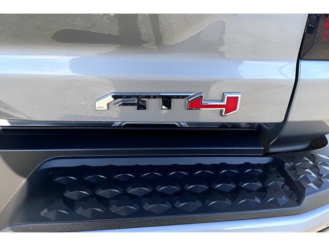 Used 2023 GMC Canyon AT4 image 32