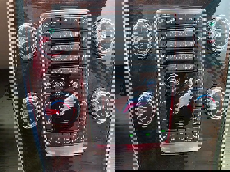 Used 2015 Volvo XC70 T6 Platinum w/ Protection Package image 46