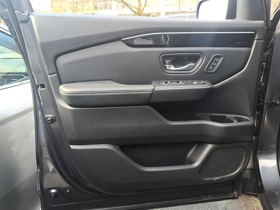 Used 2023 Honda Pilot Touring image 17