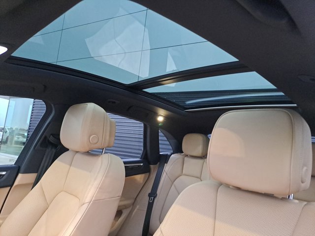 Certified 2023 Porsche Macan image 36