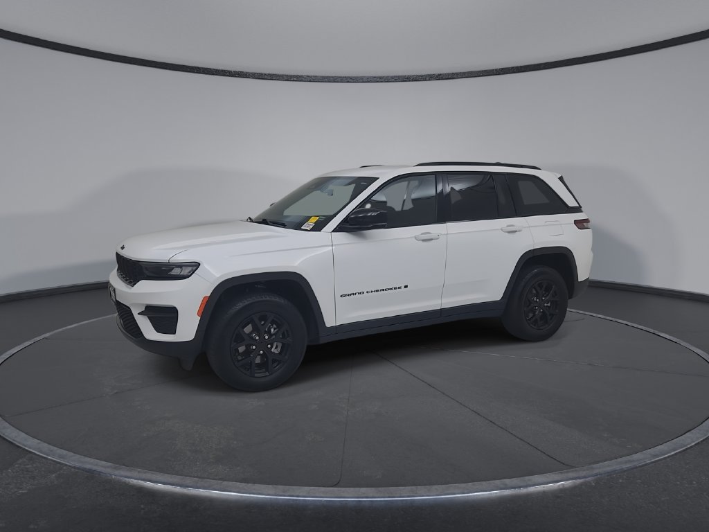 Certified 2025 Jeep Grand Cherokee Altitude AWD/4WD image 7