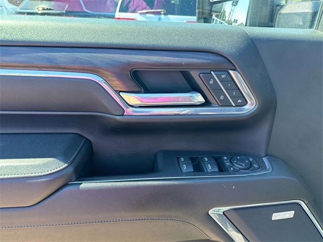 Used 2024 GMC Sierra 3500 SLT w/ SLT Premium Package image 25