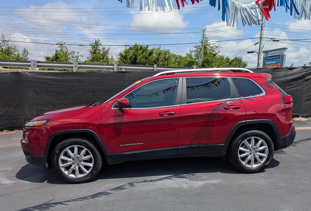 Used 2017 Jeep Cherokee Limited image 7