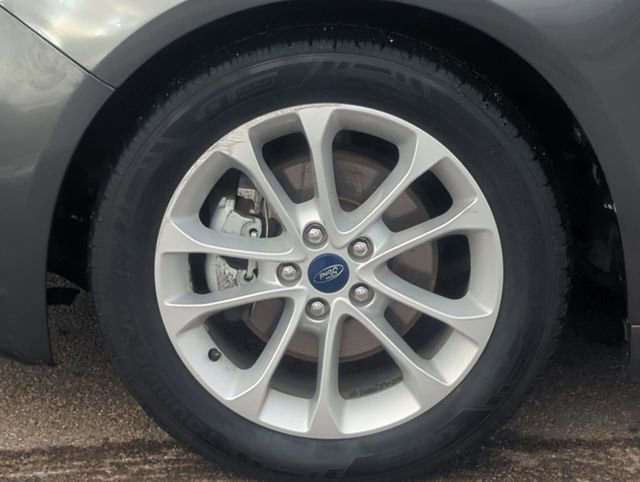 Used 2020 Ford Fusion SE image 10