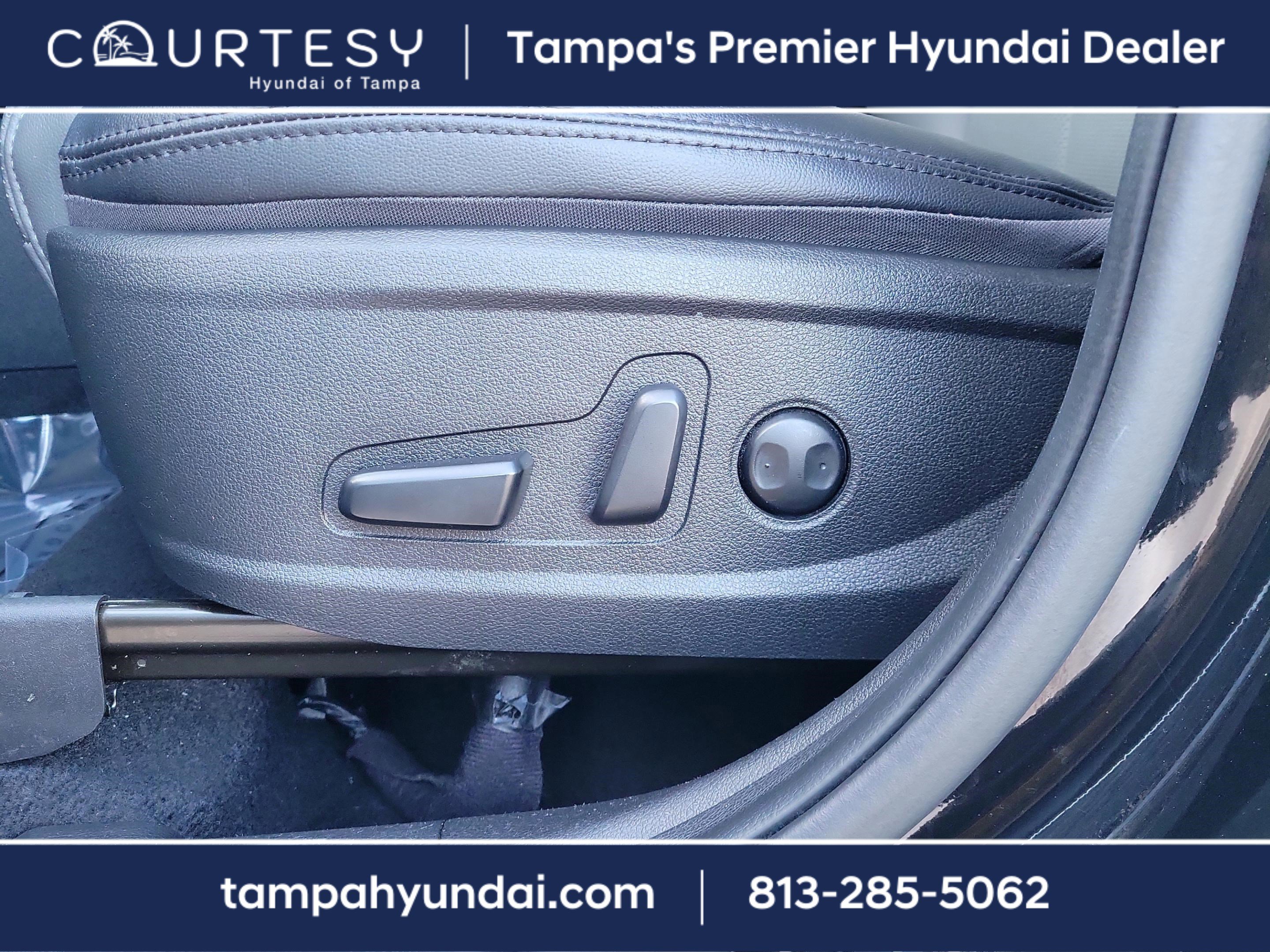 Certified 2023 Hyundai Santa Fe SEL w/ Premium Package image 21