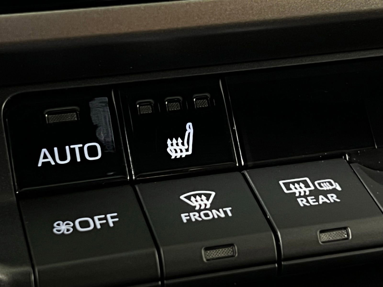 Used 2026 Toyota Camry SE w/ Multimedia Upgrade Package FWD image 19