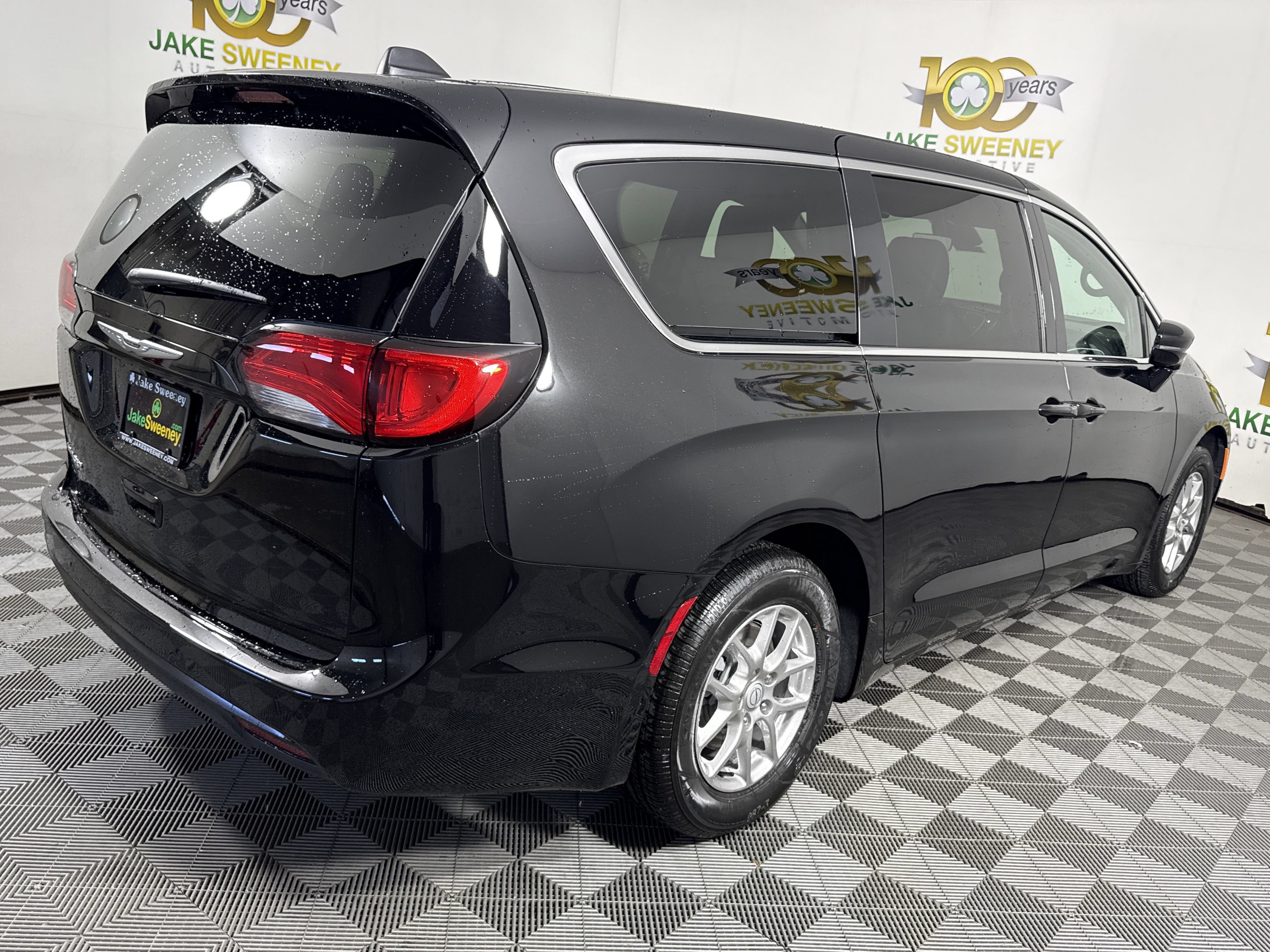 New 2026 Chrysler Voyager LX FWD image 10