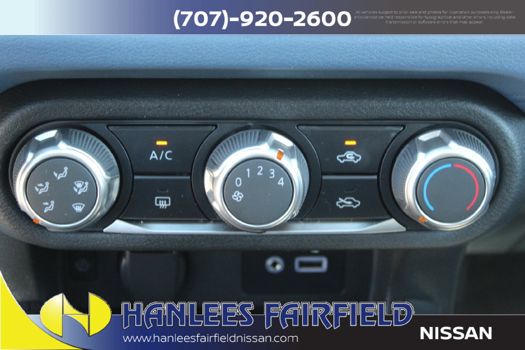 Used 2025 Nissan Versa SV w/ Trunk Package FWD image 21